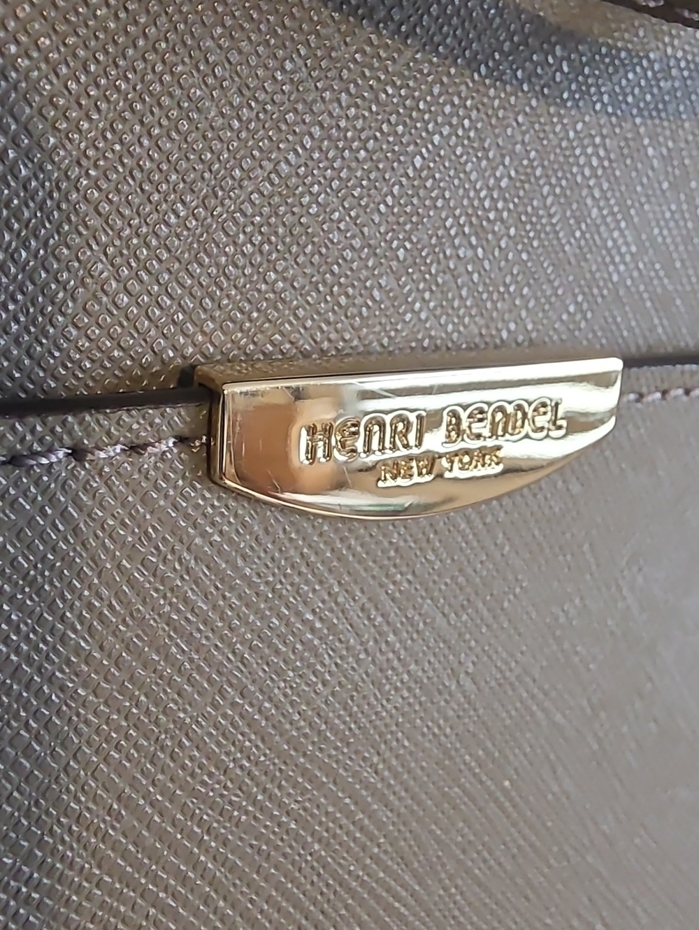 HENRI BENDEL NEW YORK NWOT Taupe Saffiano Wristlet/Clutch with Dust Bag - Picture 3 of 11